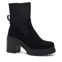 Botki JENNY. Czarne botki Jenny, bez wzorów, bez obcasa, na słupku, bez zapięcia. Za 95.99 zł.