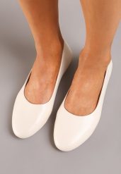 Beżowe Wsuwane Balerinki z Ekoskóry na Płaskiej Podeszwie Imenna. Brązowe baleriny Born2be, bez wzorów, eleganckie, bez obcasa, na płaskiej podeszwie, bez zapięcia. W wyprzedaży za 44.99 zł.