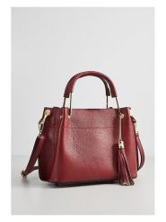 Christian Laurier Skórzana torebka "Lamy" w kolorze czerwonym - 27 x 18 x 11 cm rozmiar: onesize. Czerwone torebki klasyczne Christian Laurier, bez wzorów, z materiału, przez ramię, bez dodatków. Za 324.95 zł.