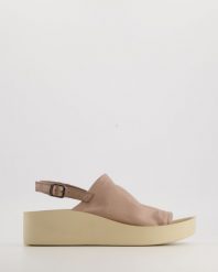 SANDAŁY NA KOTURNIE 012490 TAUPE. Sandały Venezia, bez wzorów, ze skóry, bez obcasa, na koturnie, bez zapięcia. Za 229.00 zł.