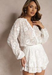 Białe Spódnico-Spodenki Ozdobione Falbankami i Haftem Boho Zelriva. Białe szorty Renee, bez wzorów, boho. W wyprzedaży za 107.99 zł.