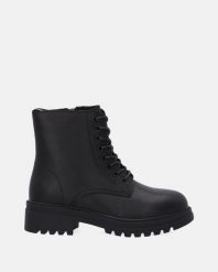 CZARNE SKÓRZANE BOTKI SHIZ23-317 BLK. Czarne botki Venezia, bez wzorów, ze skóry, bez obcasa, bez zapięcia. Za 279.00 zł.