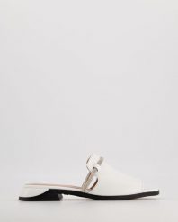 BIAŁE KLAPKI 08-330 WHITE. Białe klapki Venezia, bez wzorów, ze skóry, bez obcasa, bez zapięcia. Za 279.00 zł.