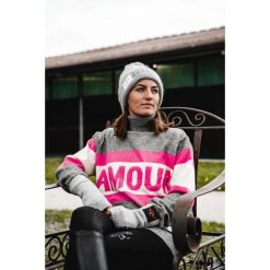 Sweter damski Ju & Pa Amour. Czarne swetry JU ET PA, na jesień, uniwersalny, bez wzorów, z materiału, eleganckie, bez ramiączek. Za 346.00 zł.