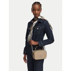 Torebka KARL LAGERFELD. Brązowe listonoszki KARL LAGERFELD, bez wzorów, bez dodatków. Za 1,299.00 zł.