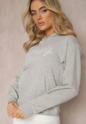 Szara Bluza z Ozdobnym Napisem i Kapturem Arseia. Szare bluzy Renee, l, bez wzorów, z jeansu, casualowe, bez ramiączek, z kapturem. W wyprzedaży za 63.99 zł.