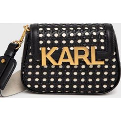 Karl Lagerfeld torebka kolor czarny. Czarne listonoszki KARL LAGERFELD, bez wzorów, na ramię, bez dodatków. Za 1,299.90 zł.