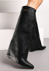 Czarne Wysokie Kozaki z Wywiniętą Cholewką na Koturnie Mistico. Czarne kozaki Renee, bez wzorów, bez obcasa, na koturnie, bez zapięcia. Za 139.99 zł.