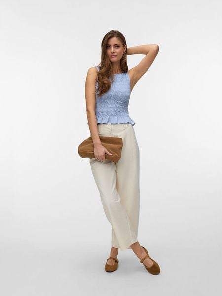 Vero Moda Top w kolorze błękitnym rozmiar: L. Niebieskie topy Vero Moda, l, bez wzorów, bez kołnierzyka, bez ramiączek. Za 104.95 zł.