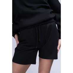 Szorty damskie Lonsdale Battlesden. Białe szorty Lonsdale, bez wzorów, z bawełny. Za 168.50 zł.