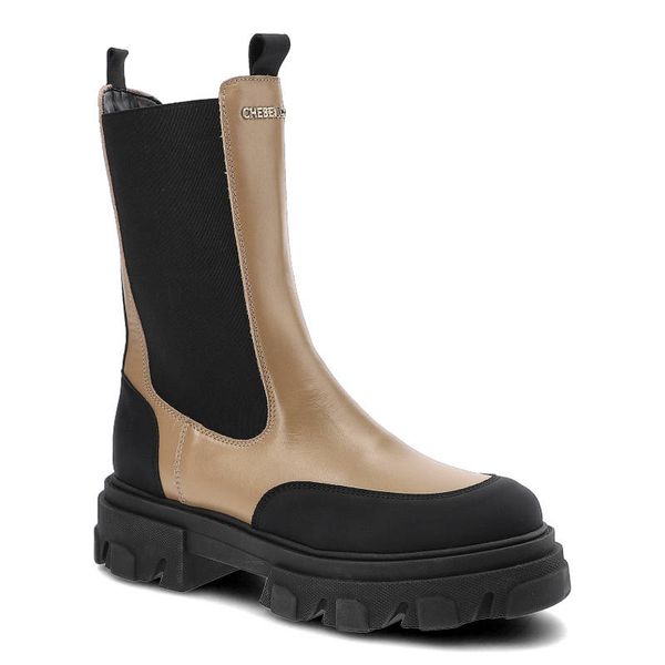 Brązowe Botki Chebello Damskie Skórzane Obuwie. Czarne botki CheBello, z aplikacjami, eleganckie, bez obcasa, bez zapięcia. Za 349.00 zł.