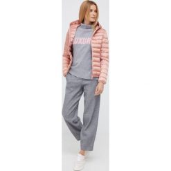 Emporio Armani spodnie z domieszką wełny damskie kolor szary szerokie high waist. Szare spodnie materiałowe Emporio Armani, bez wzorów, z dzianiny, z podwyższonym stanem. W wyprzedaży za 1,639.90 zł.
