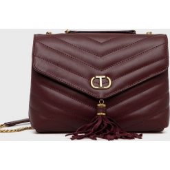 Twinset torebka kolor bordowy. Czerwone listonoszki Twinset, bez wzorów, na ramię, bez dodatków. Za 1,569.90 zł.