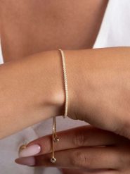 Lodie Silver Srebrna bransoletka z elementami ozdobnymi rozmiar: onesize. Szare bransoletki Lodie Silver, z cyrkonią, srebrne. Za 117.99 zł.