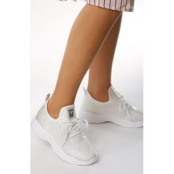 Białe Buty Sportowe Magneton. Buty sportowe lifestyle marki Born2be. Za 69.99 zł.