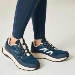 Damskie buty Ravika. Niebieskie buty trekkingowe Regatta, z dzianiny, bez zapięcia. Za 299.99 zł.