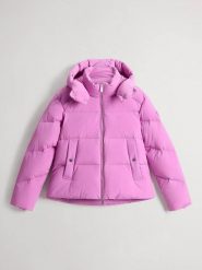 Woolrich Kurtka puchowa w kolorze jasnoróżowym rozmiar: M. Różowe kurtki Woolrich, m, bez wzorów, z puchu, bez kaptura. Za 1,728.16 zł.