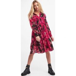 Sukienka TWINSET. Sukienki Twinset Milano, bez wzorów, bez kołnierzyka, bez ramiączek, midi. Za 1,629.00 zł.