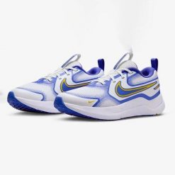 Buty Sportowe Młodzieżowe Nike Cosmic Runner (Gs). Biała buty do biegania Nike, bez wzorów, bez zapięcia, do biegania. Za 167.20 zł.