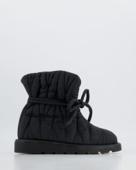 CZARNE ŚNIEGOWCE 660M BLACK. Czarne botki Venezia, bez wzorów, bez obcasa, bez zapięcia. Za 229.00 zł.