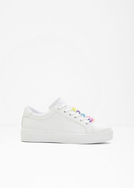 Sneakersy. Białe buty sportowe lifestyle bonprix, bez wzorów, sportowe, bez zapięcia. Za 114.99 zł.