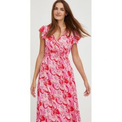 Answear Lab sukienka kolor różowy maxi rozkloszowana. Czerwone sukienki Answear Lab, l, bez wzorów, bez kołnierzyka, bez ramiączek, maxi, rozkloszowane. Za 189.99 zł.