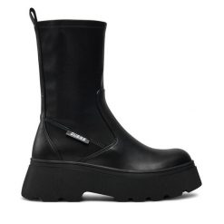 Botki Guess. Czarne botki Guess, z aplikacjami, bez obcasa, na płaskiej podeszwie, bez zapięcia. Za 319.99 zł.
