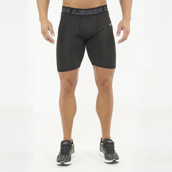 Termiczne spodenki treningowe IRONBOY. Czarne szorty sportowe LEGEA, bez wzorów, z bawełny, na fitness i siłownię. Za 68.00 zł.