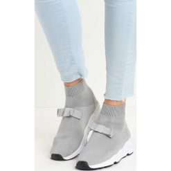 Jasnoszare Buty Sportowe Bobby Socks. Buty treningowe marki KALENJI. Za 59.99 zł.