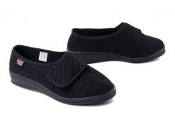 MANITU 340174-1 schwarz, kapcie damskie. Czarne kapcie Manitu, bez wzorów. Za 169.92 zł.