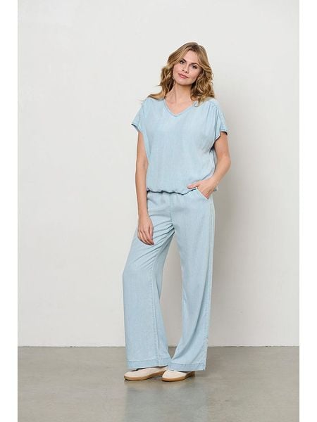 &Co Woman Bluzka "Jessie" w kolorze błękitnym rozmiar: 3XL. Niebieskie bluzki &Co Woman, xl, bez wzorów, z lyocellu, bez kołnierzyka, bez ramiączek. Za 220.12 zł.