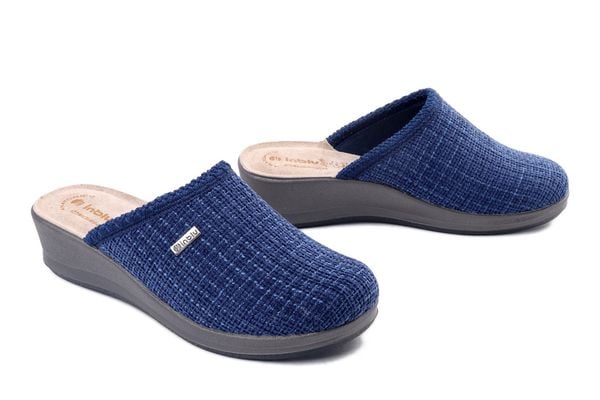 Inblu GI-32 004 blue, klapki damskie. Niebieskie klapki Inblu, bez wzorów, bez obcasa, na koturnie, bez zapięcia. Za 89.99 zł.