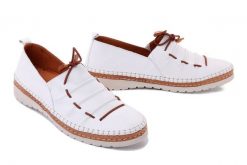 MANITU 840089-03 weiss, półbuty damskie. Białe półbuty wsuwane Manitu, bez wzorów, ze skóry, bez obcasa. Za 254.92 zł.