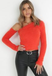 Czerwony Sweter na Jedno Ramię Yile. Czerwone swetry Born2be, s, bez wzorów, z jeansu, eleganckie, bez ramiączek. W wyprzedaży za 118.99 zł.