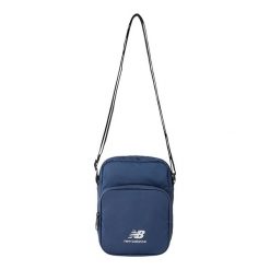 Saszetka New Balance LAB23017NGO – granatowa. Nerki i saszetki New Balance, bez wzorów, eleganckie, bez dodatków. Za 99.99 zł.