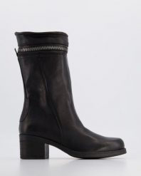 CZARNE BOTKI A43 RAG NERO. Czarne botki Venezia, bez wzorów, ze skóry, bez obcasa, bez zapięcia. Za 339.00 zł.