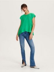 Bluzka z wiskozy - zielony. Zielone bluzki Reserved, l, bez wzorów, z tkaniny, bez kołnierzyka, bez ramiączek. W wyprzedaży za 29.99 zł.