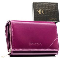 Fioletowy portfel damski ze skóry naturalnej zamykany zatrzaskiem, wyposażony w system RFID - Rovicky. Fioletowe portfele bez wzorów, ze skóry. Za 56.00 zł.