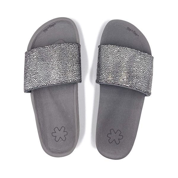 Klapki basenowe damskie Flip Flop Pool Metallic. Szare klapki Flip Flop, bez wzorów, sportowe, bez obcasa, bez zapięcia. W wyprzedaży za 91.00 zł.