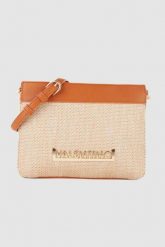 VALENTINO Brązowa torebka Copacaban Crossbody. Brązowe listonoszki Valentino by Mario Valentino, bez wzorów, małe, bez dodatków. W wyprzedaży za 429.99 zł.