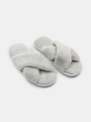 Kapcie ze sztucznym futrem - szary. Szare kapcie Sinsay, bez wzorów. Za 25.99 zł.