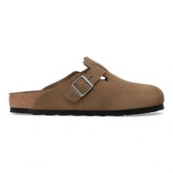 BIRKENSTOCK Boston SFB LEVE Dark Tea Tonal FB Klapki damskie. Brązowe klapki Birkenstock, bez wzorów, ze skóry, klasyczne, bez obcasa, bez zapięcia. Za 649.99 zł.