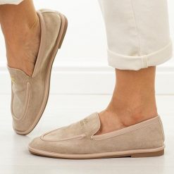 Beżowe mokasyny damskie Vinceza 62271. Brązowe mokasyny VINCEZA, bez wzorów, z jeansu. W wyprzedaży za 131.12 zł.