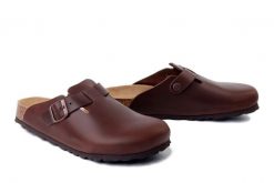 DR. BRINKMANN 600178-02 braun, klapki damskie. Brązowe klapki Dr. Brinkmann, bez wzorów, ze skóry, bez obcasa, bez zapięcia. Za 263.42 zł.