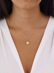 Nakkash Pozłacany naszyjnik z masą perłową - dł. 42 cm rozmiar: onesize. Białe naszyjniki Nakkash, z materiału, z perłą, metalowe. Za 43.99 zł.