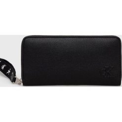 Calvin Klein Jeans portfel K60K609826.9BYY kolor czarny. Czarne portfele Calvin Klein Jeans, bez wzorów, z jeansu. Za 289.99 zł.