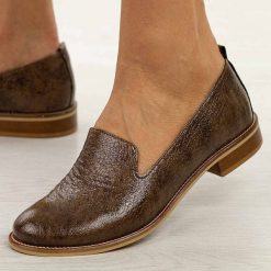 Brązowe skórzane Polskie półbuty damskie Deoni 044. Brązowe półbuty wsuwane Deoni, na jesień, bez wzorów, ze skóry, biznesowe, z okrągłym noskiem, bez obcasa, na płaskiej podeszwie. Za 429.00 zł.