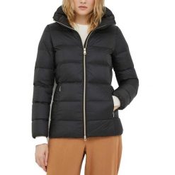 Kurtka GEOX W CHARLENE Czarny. Czarne kurtki Geox, bez wzorów, z tkaniny, casualowe, bez kaptura. Za 629.99 zł.