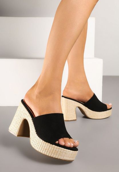 Czarne Klapki na Słupku z Szerokim Paskiem z Imitacji Zamszu Volima. Czarne klapki Born2be, bez wzorów, z jeansu, bez obcasa, na obcasie, bez zapięcia. Za 109.99 zł.