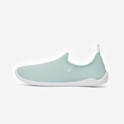 Buty wodne do gimnastyki w wodzie Nabaiji Gymshoe. Niebieskie buty treningowe Decathlon, bez wzorów, z poliesteru, bez zapięcia, na fitness i siłownię. Za 59.99 zł.